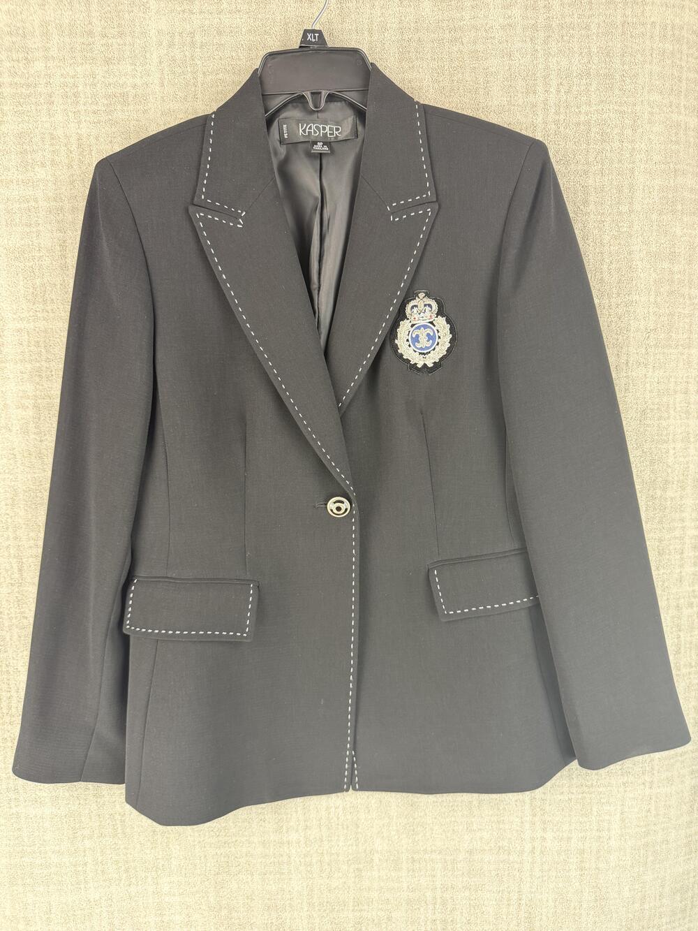 Kasper Blazer Womens 8P Black Twill Crest Patch Contrast Stitching Preppy